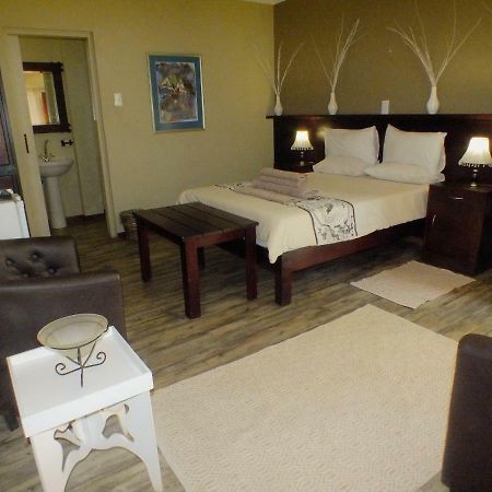 Uzuri Guesthouse Cc Windhoek Dış mekan fotoğraf