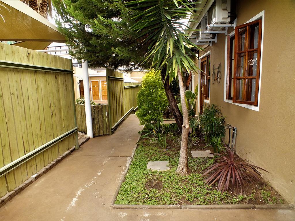 Uzuri Guesthouse Cc Windhoek Dış mekan fotoğraf