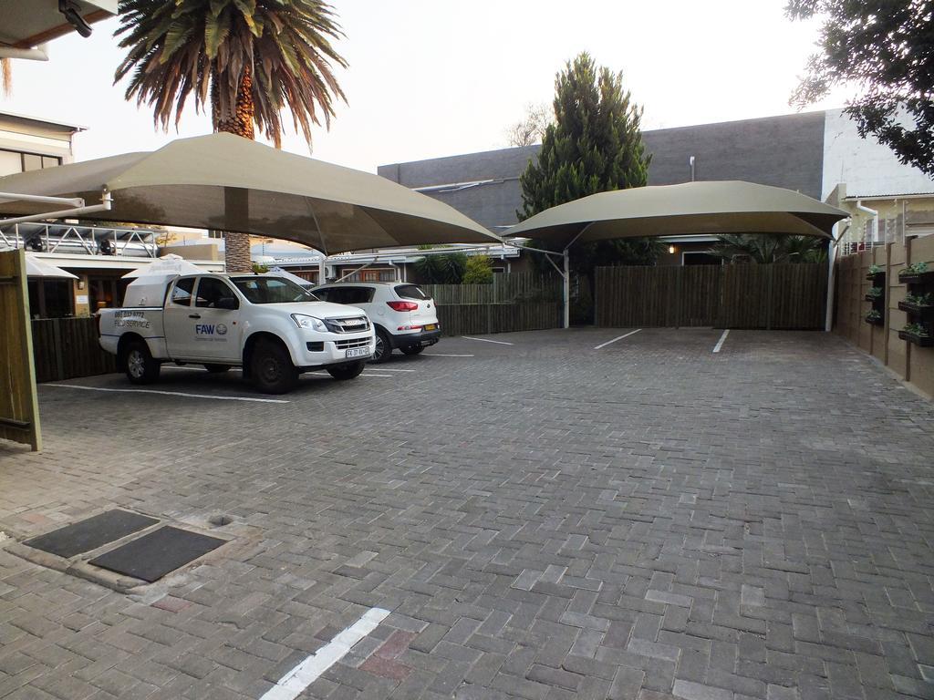 Uzuri Guesthouse Cc Windhoek Dış mekan fotoğraf